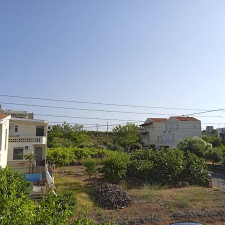 Phoeve Apt-Lovely 1-Br Rental Near The Beach Kalathas Exterior photo
