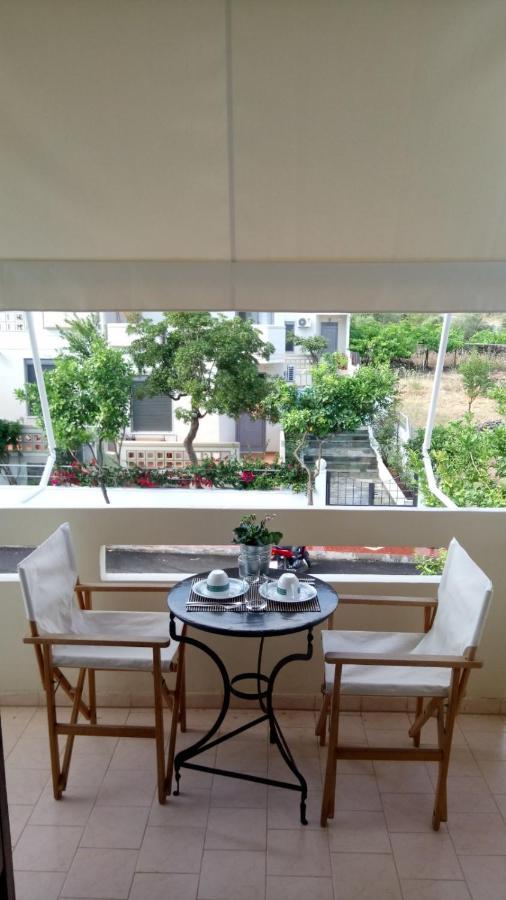 Phoeve Apt-Lovely 1-Br Rental Near The Beach Kalathas Exterior photo