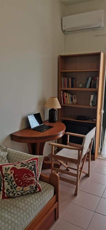 Phoeve Apt-Lovely 1-Br Rental Near The Beach Kalathas Exterior photo